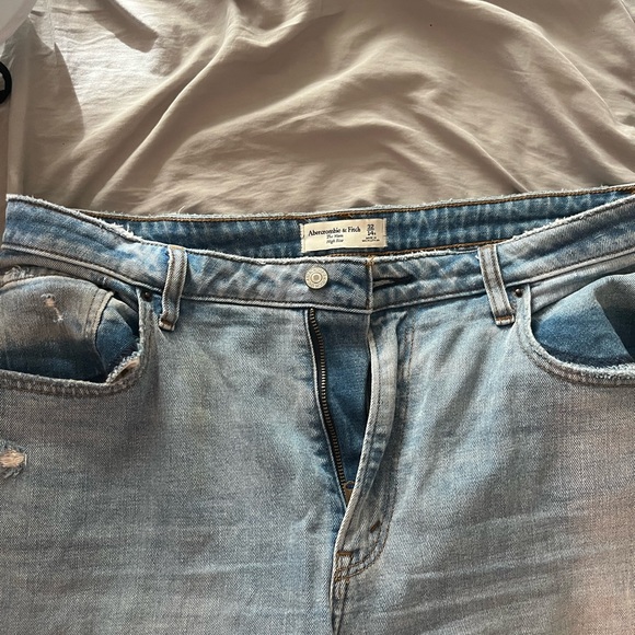 Abercrombie Curve Love Straight Jeans - Picture 3 of 3